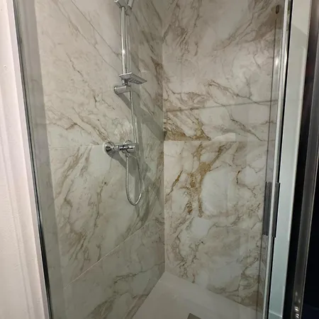 Residenza Piramide Гостевой дом Рим
